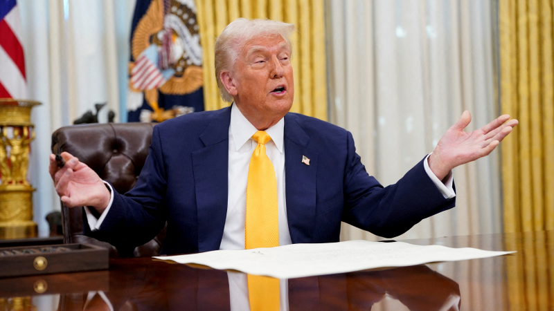 بعد مقال يشكّك بحيويته… ترامب يهاجم "نيويورك تايمز" ويصفها بـ"صحيفة رخيصة"