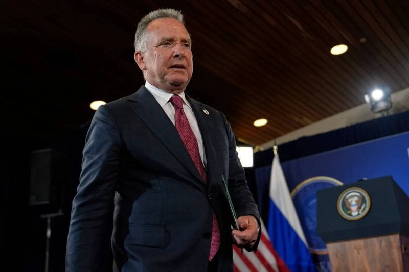 لبحث إنهاء حرب أوكرانيا… مبعوث ترامب يتوجّه إلى موسكو