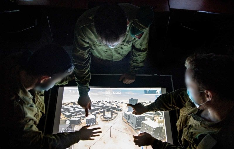 معاريف: الاستخبارات الإسرائيلية تراقب الحدود مع لبنان والسبب مخيف!