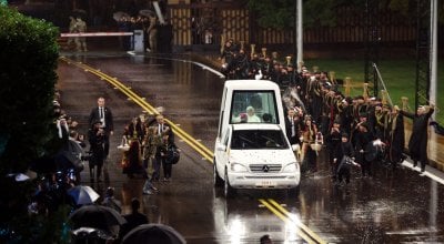 الـPopemobile… هل مُنعت في الضاحية؟