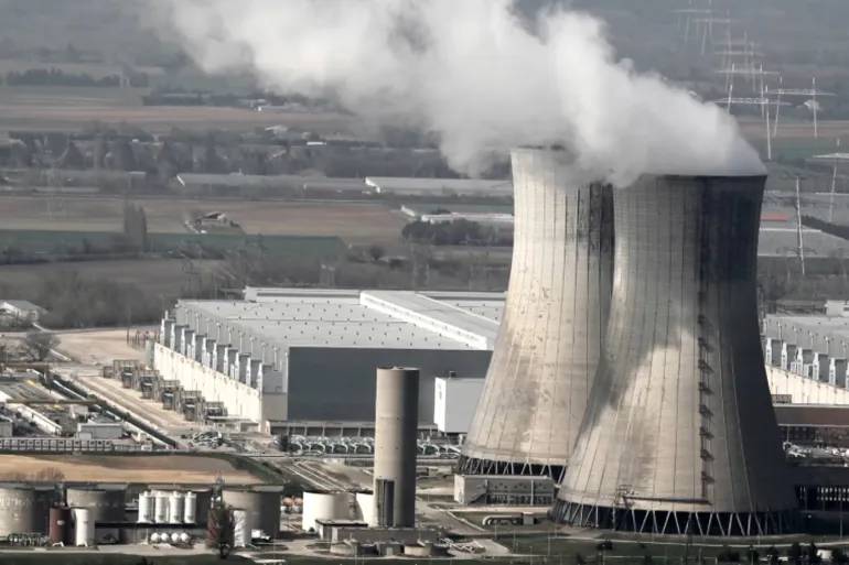 ايران تحسم موقفها: حقنا النووي خط أحمر ولن نقبل الإملاءات