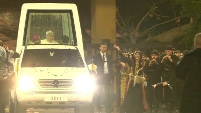 سرّ السيارة البيضاء التي نقلت البابا