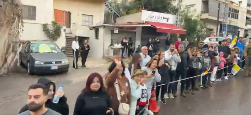 بالفيديو: طريق جبيل–عنايا يتحوّل إلى ساحة استقبال بابوية