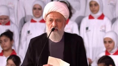 لسنا هواة حرب... الخطيب يضع ملف السلاح أمام البابا: غياب الدولة فرض وجود المقاومة