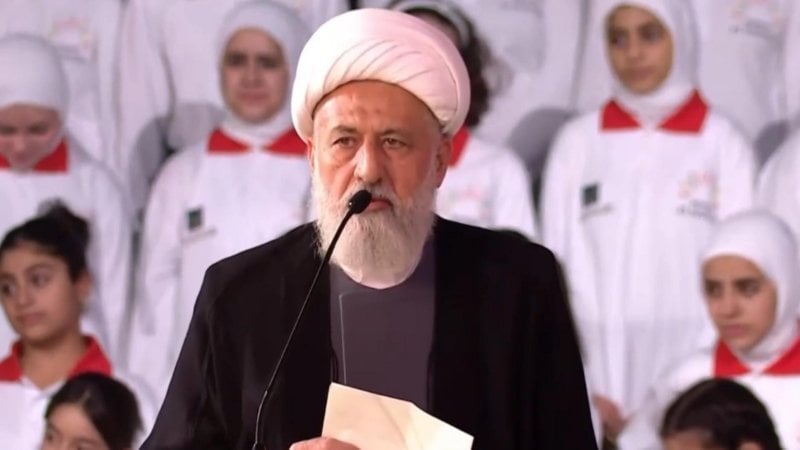 لسنا هواة حرب... الخطيب يضع ملف السلاح أمام البابا: غياب الدولة فرض وجود المقاومة