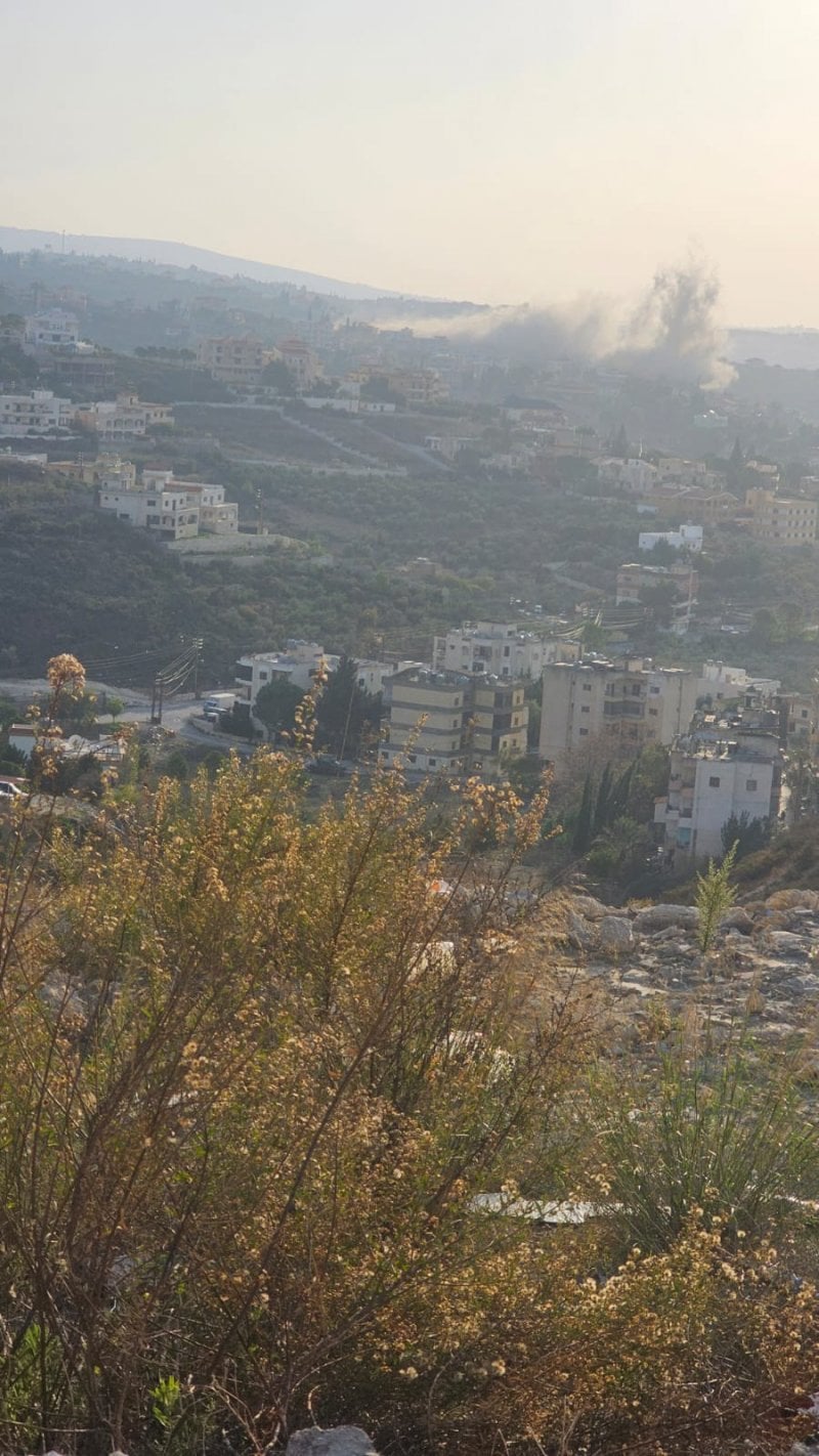 بعد الإنذارات... غارات إسرائيلية على محرونة وجباع (فيديو)