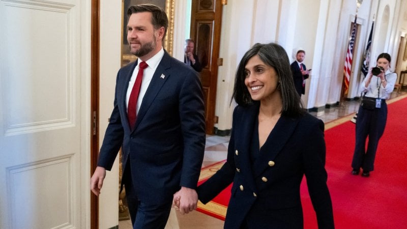 "زواجنا بأفضل حال"... خاتم زوجة فانس يثير الجدل