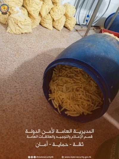 روائح كريهة تفضح الفوضى… أمن الدولة يختم بالشمع الأحمر مستودعًا للبطاطا