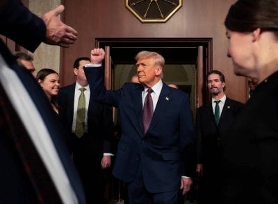 رسالة غامضة من ترامب: أتعامل مع ما يسمّم أميركا!
