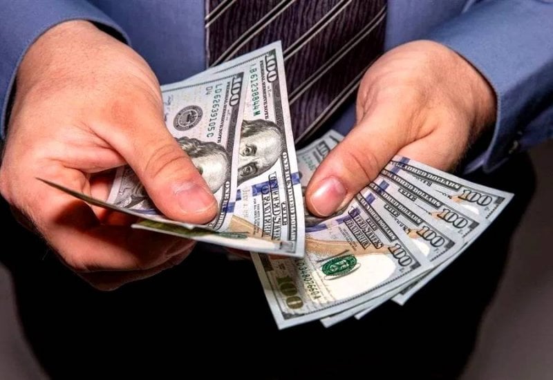 "دفتران" ينهبان الدولة… مليار ونصف دولار تعود إلى الخزينة في هذه الحال!
