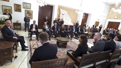 يوم دبلوماسي طويل في بعبدا... أسئلة صعبة وإجابات أدقّ (فيديو)