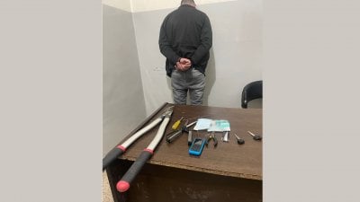 بعملية خاطفة... 