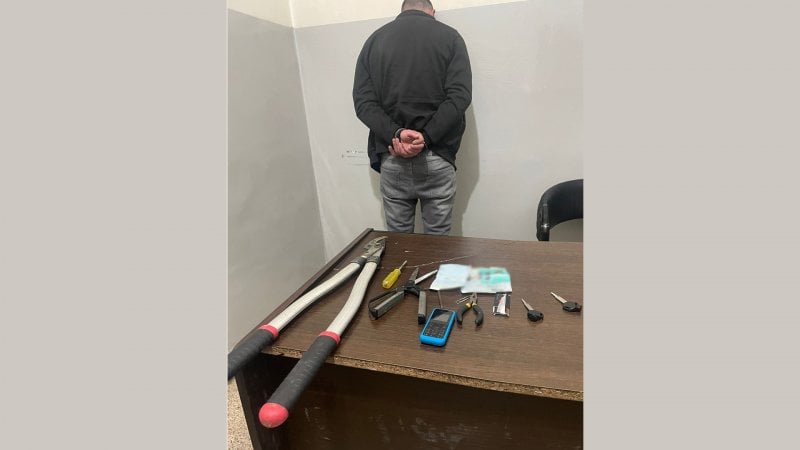 بعملية خاطفة... 