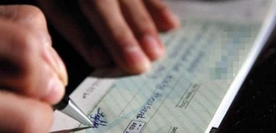 الشيكات الفريش تقفز والدولرة تتمدّد… ماذا يخفي التعميم 165؟
