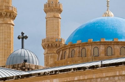 رجل دين شيعي يثير زوبعة كبرى ويفجّر تصريحات صادمة عن النبي محمد والسيد المسيح!
