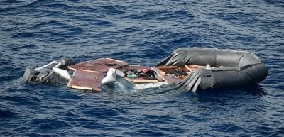 وفاة 17 شخصًا في غرق زورق قبالة السواحل اليونانية