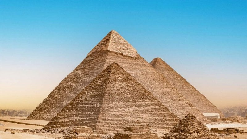 بعد رفع رسوم تأشيرة الدخول... وزارة السياحة المصرية توضّح