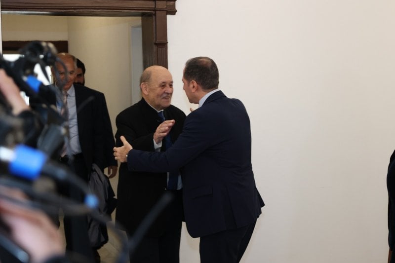 "قاسم أقر بأنّ السلاح لترهيب اللبنانيين"... الجميّل يصعّد: الجنوب لا يهم حزب الله!