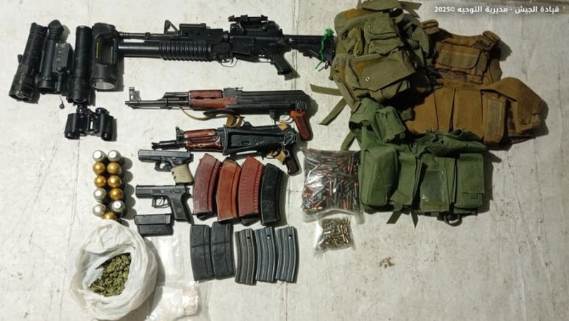الجيش يواصل عملياته… ضبط أسلحة ومخدرات في بعلبك(صورة)