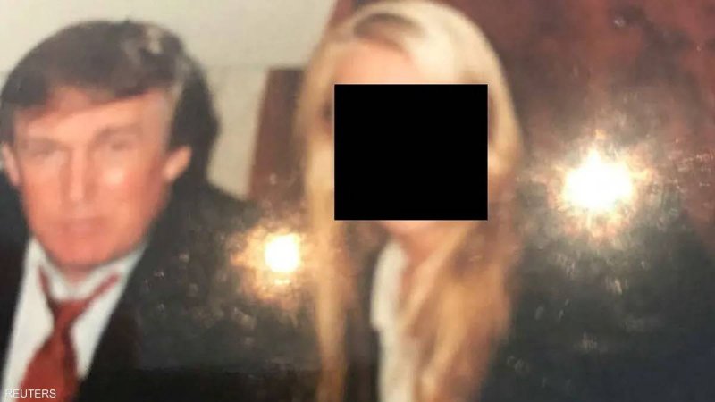 صور إبستين وترامب الى الواجهة من جديد... والرئيس الاميركي يعلق