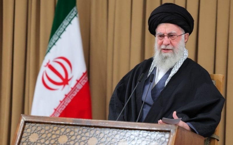  "العدو" عاجز عن إخضاع إيران... خامنئي يحذر من حرب اعلامية دعائية 