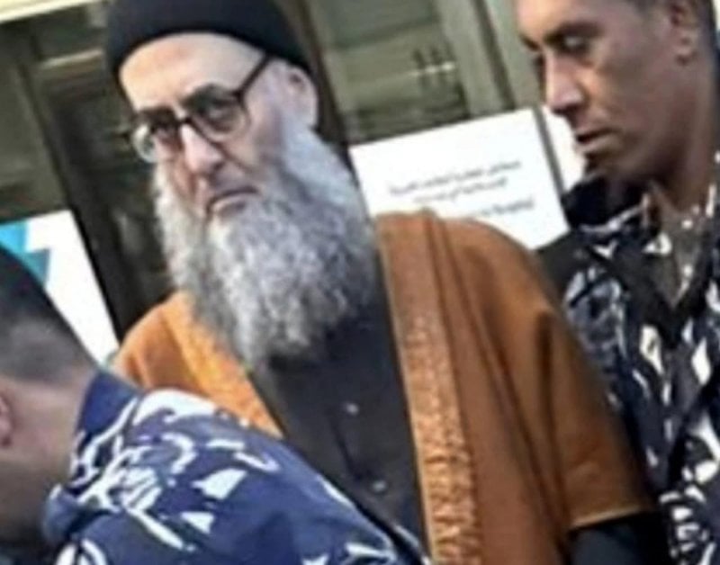 ظهر في شوارع بيروت...قلب الاسير لا يعمل جيدا؟