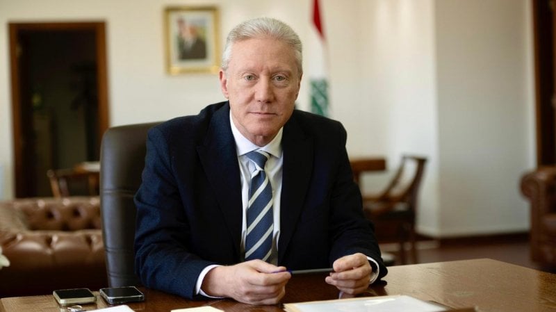 تحرّك دبلوماسي لافت… رجي يكشف عن اتصال بريطاني رفيع