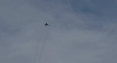 بعد دقائق من الإقلاع… طائرة أميركية تواجه خللًا خطيرًا (فيديو)