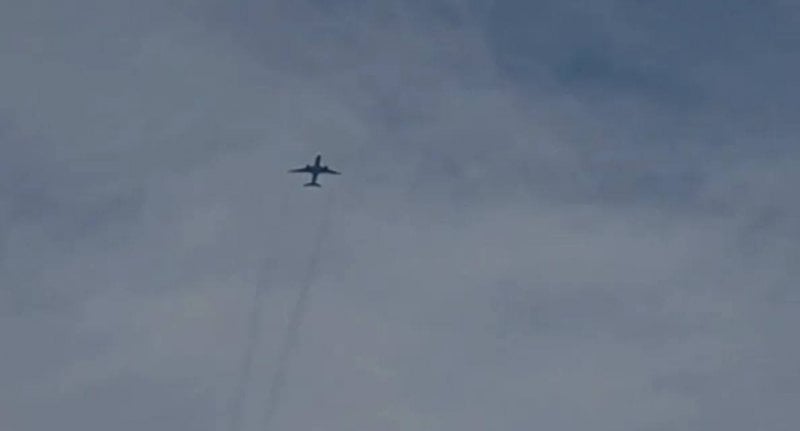 بعد دقائق من الإقلاع… طائرة أميركية تواجه خللًا خطيرًا (فيديو)