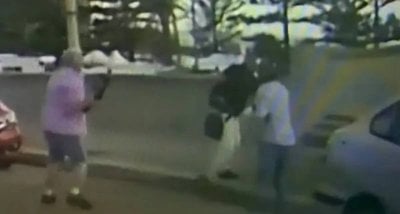 فيديوهات توثّق لحظات بطولية… زوجان حاولا نزع سلاح مهاجم في سيدني (فيديو)