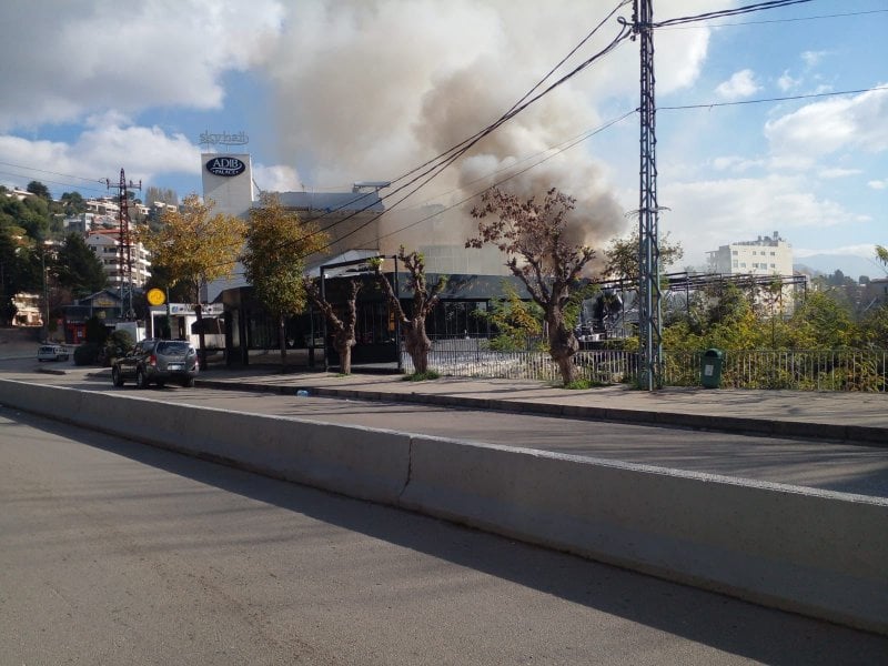 حريق في ريفون… والدفاع المدني يُخمده سريعًا (صور)