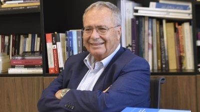 متري يرسم المشهد الحكومي: تحديات بنيوية وخروقات إسرائيلية وفرصة مع سوريا