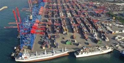 12,800 حاوية في يوم واحد… مرفأ بيروت يحقق إنجازاً استثنائياً