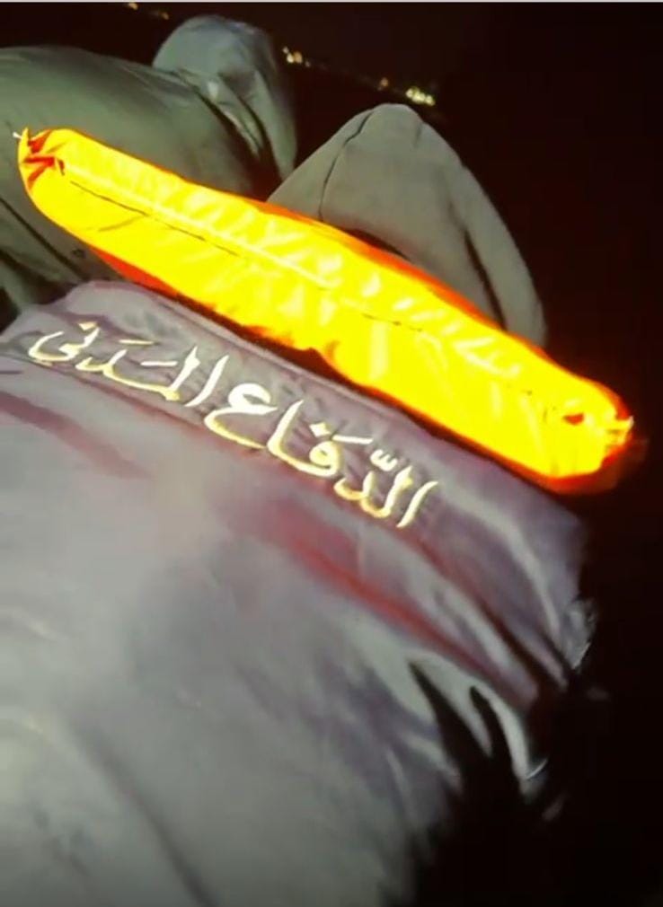 تدخل سريع يمنع كارثة… الدفاع المدني ينتشل شابًا من بحر حامات (صور)
