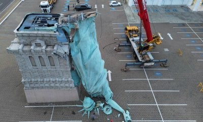 فيديو صادم يُسقط تمثال الحرية… والحقيقة تكشف!