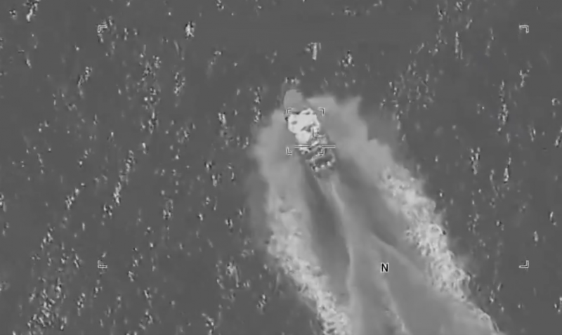 حملة بحرية أميركية… تدمير 3 مراكب و8 قتلى من مهربي المخدرات (فيديو)