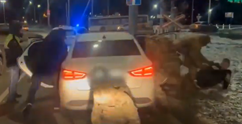 4 قاصرين... جهاز الأمن الروسي يحباط هجوم تخريبي على خط نفطي استراتيجي (فيديو)