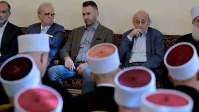 جنبلاط يبدأ مبكرًا معركة الانتخابات..