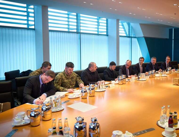 أراضي وضمانات أمنية... خلافات جوهرية في محادثات برلين!