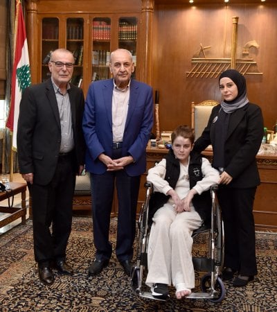 تعاطف واحتضان… بري يلتقي عائلة الشهيد شادي شرارة في عين التينة (صورة)