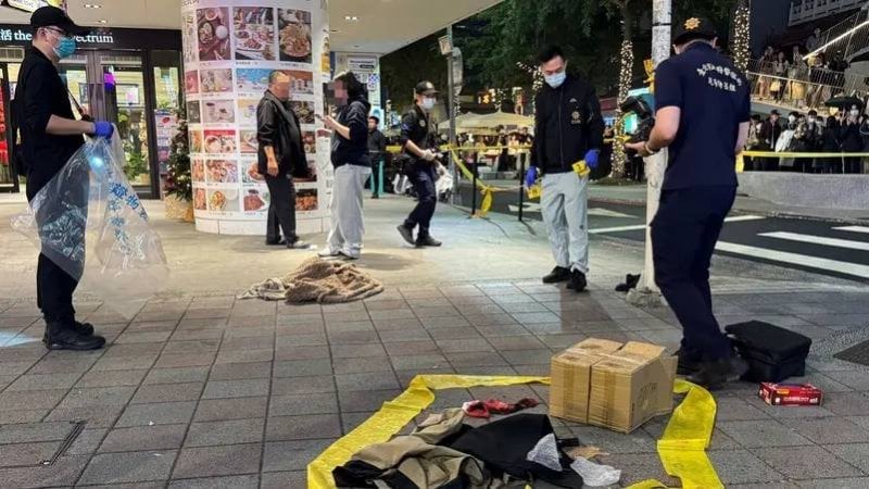 قتلى وجرحى... هجوم بسكين وقنابل دخان يهزّ تايبه