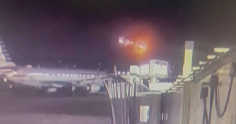 وثيقة قضائية تكشف: إهمال الطيارين والمراقبين وراء التصادم الجوي