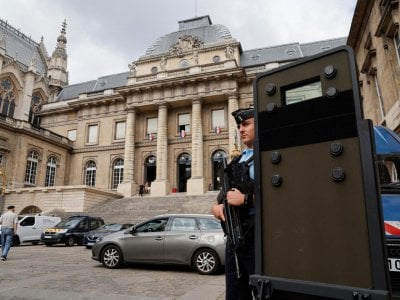 النيابة الفرنسية تطالب بسجن فراس طلاس 8 سنوات في قضية 