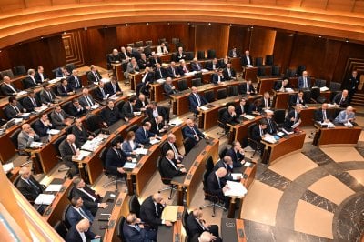 نائب سنّي في 