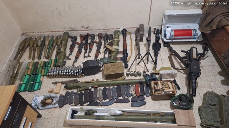 دهم أمني في بعلبك… الجيش يضبط أسلحة وذخائر داخل شقة