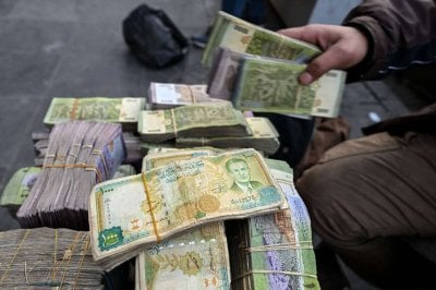 إغلاق شامل للمصارف في سوريا… خطوة تمهّد لتبديل العملة