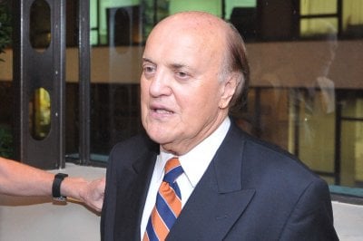 الموت يغيّب 