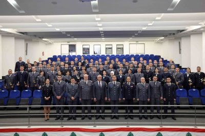 بالصور: تخريج دورة التنشئة العسكرية للضباط الاختصاصيين في الأمن العام