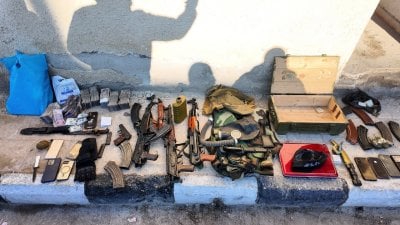 الأمن الداخلي يداهم وكرًا لتنظيم الدولة في ريف دمشق (صور)