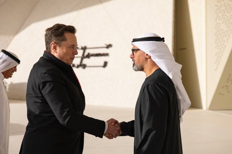 محمد بن زايد وماسك يناقشان شراكات عالمية في الذكاء الاصطناعي (صورة)